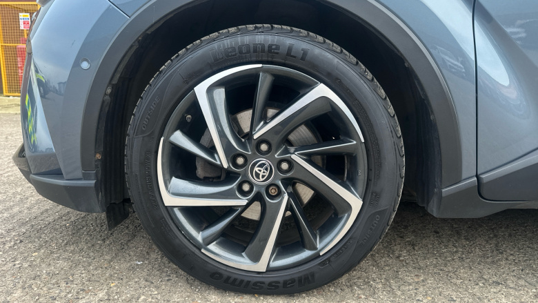 Toyota C-HR 2.0 Hybrid Dynamic 5dr CVT Hybrid Hatchback